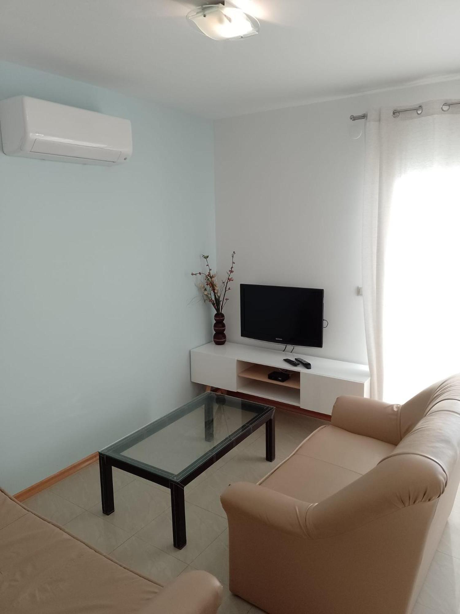 Apartments Silvije 산책길 외부 사진