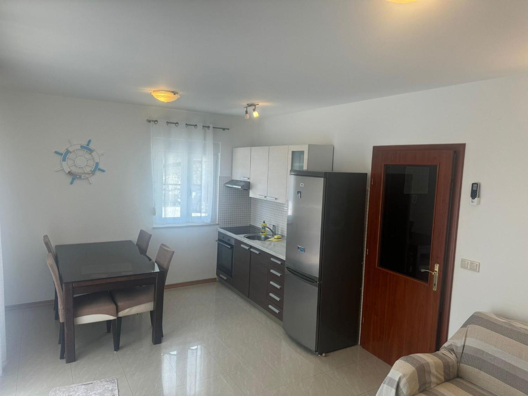 Apartments Silvije 산책길 외부 사진