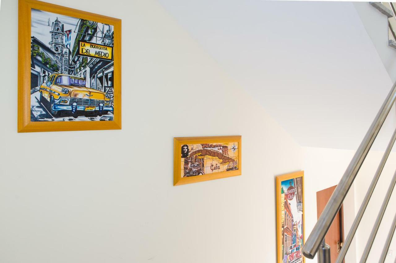 Apartments Silvije 산책길 외부 사진